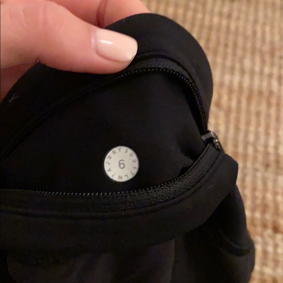 Lululemon Black Speed Short - Picture 4 of 4